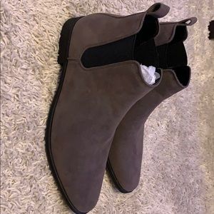Chealse boots brand new